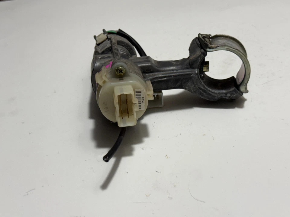 2007-2011 HYUNDAI ACCENT IGNITION SWITCH LOCK CYLINDER W/ KEY OEM. - Image 3 of 4