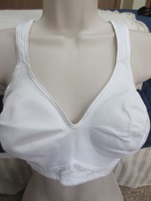 PLAYTEX WHITE full coverage 4049 wire free bra 40 B LN