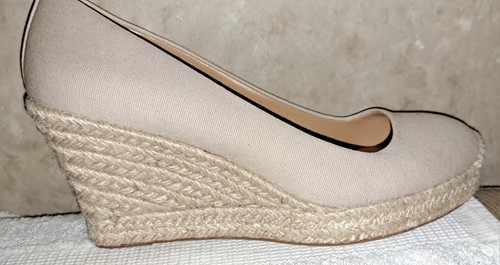 Ladies J Crew Espadrilles Seville Wedge 3 Inch Heel Shoes Beige Canvas Size 7 - Picture 9 of 10