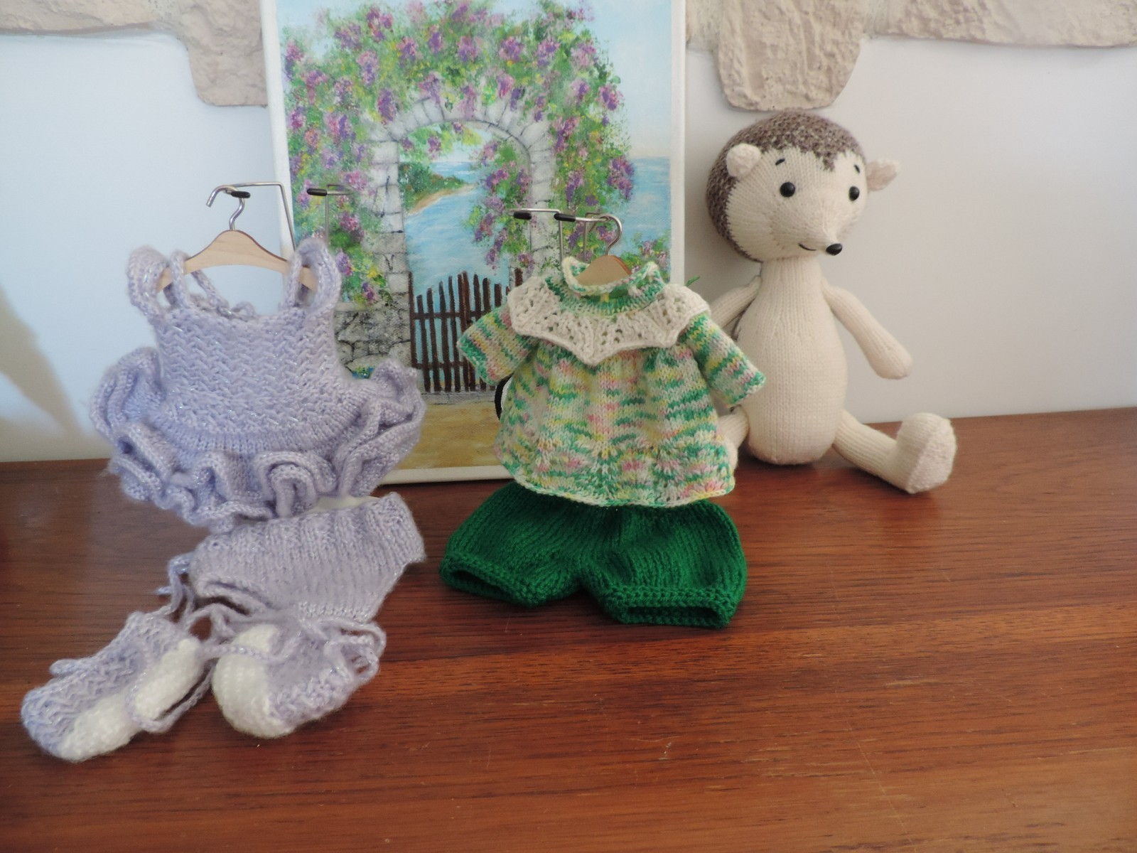 Doudou hérisson tricoté main en coton bio de 32 cm pour bébé