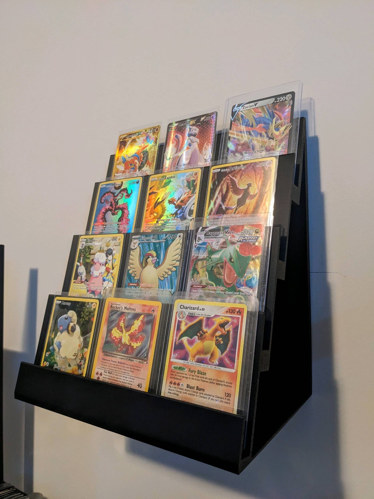 Espositore Carte Pokémon Gradate | Stand Display Premium per 12 Carte Slab PSA