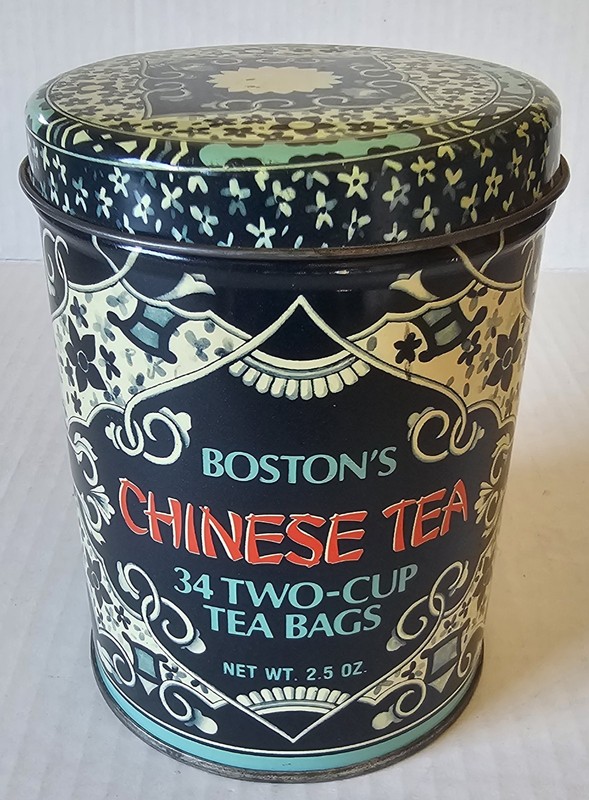Vintage Boston’s Chinese Tea Tin. Chinoiserie. With original tea bags.