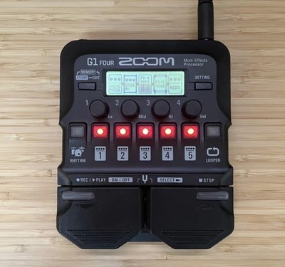 ZOOM G1 FOUR Multi-Effektprozessor Effekpedal für Gitarre.  funktionstüchtig