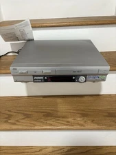 JVC, HR-DVS3U MINI DV/S-VHS Combination Deck, Tested Working. (No remote)