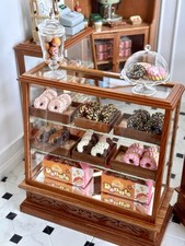 Barbie Blythe Size Bakery Cabinet 6th Scale G...