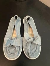 Time & Tru Blue Flats Size 7