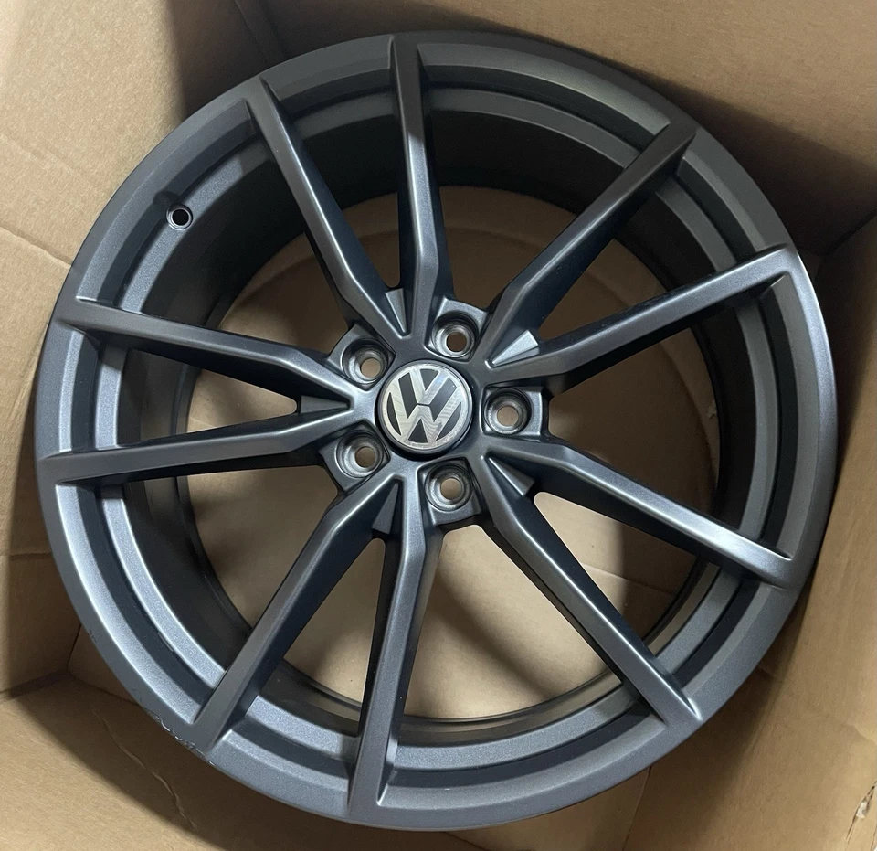 VW Passat 3G B8 T-Roc 19 Zoll Alufelge 8x19 ET44 Pretoria 3G0601025BH BS Grau - Bild 1 von 4