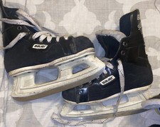 Old Bauer Supreme Ice Hockey Skates Junior Size 2 D