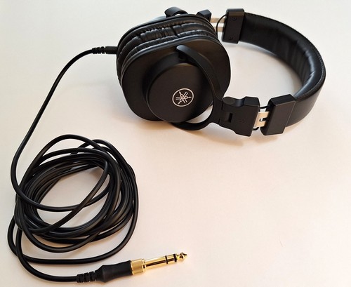 Yamaha HPH-MT5 Professional Studio Monitor Over-the-Ear Headphones BLACK - Picture 5 of 9
