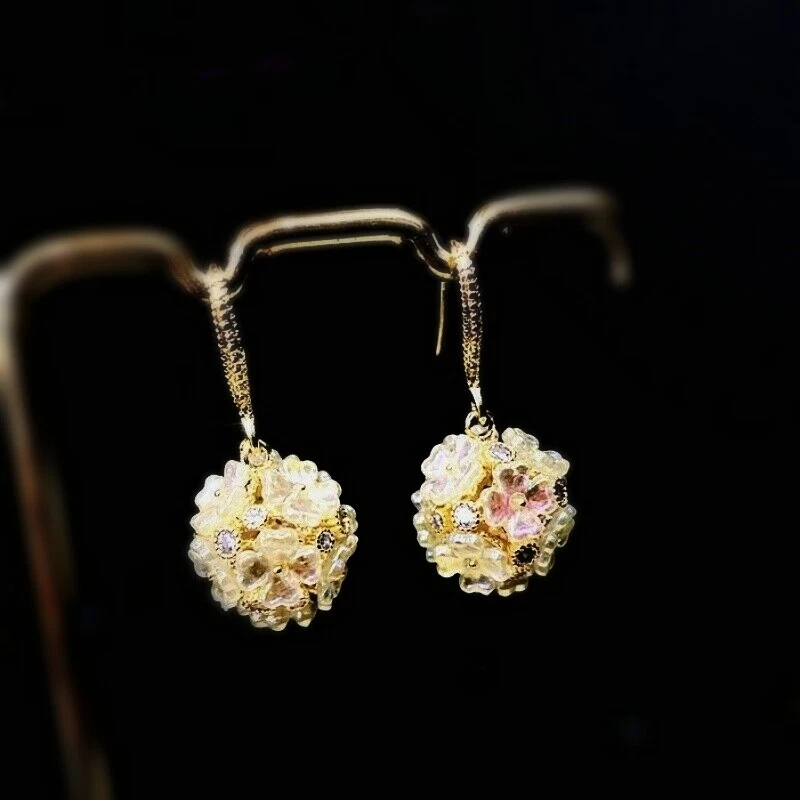 18k Yellow Gold Filled Resin Beautiful Flower Cluster Ball Dangle Earrings Foto 3 de 4
