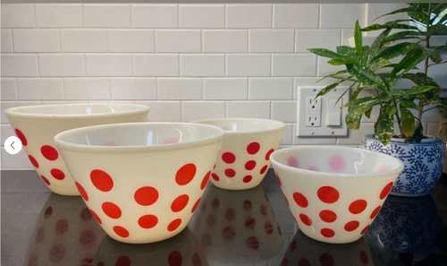 FIRE KING RED DOT MIXING BOWL SET