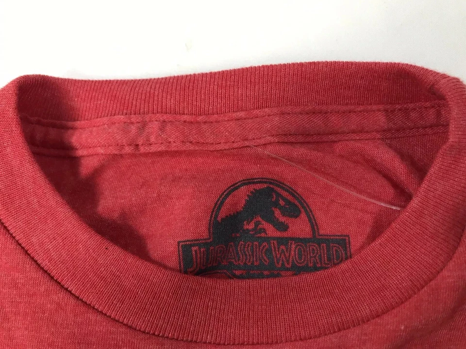Camiseta roja Jurassic World Boys CL 14-16 Something Has Survives T-Rex Raptor S/S Foto 4 de 4