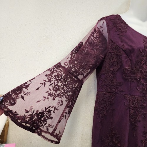 Women Dress XL Purple Bell Sleeve Lace Vneck Fitted Whimsical Romantic Wedding - Picture 2 of 11