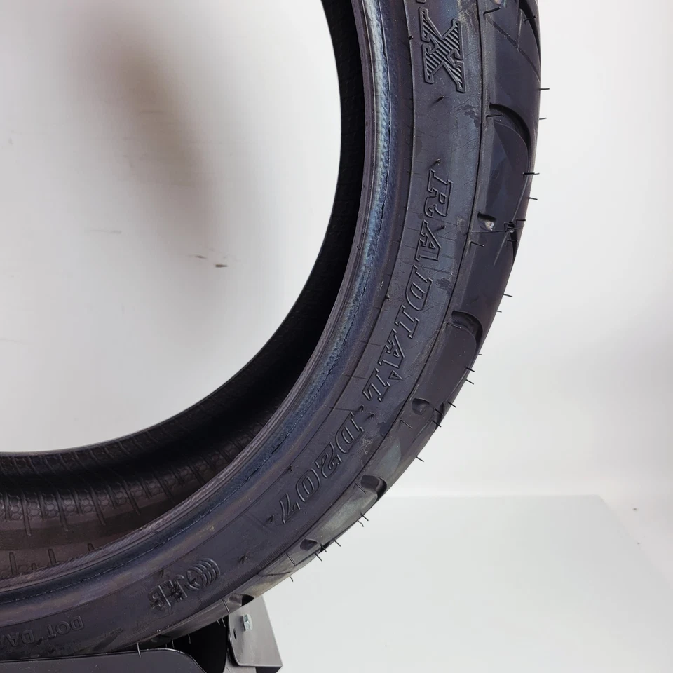 Neumático trasero Dunlop D207 180/55-18 Blackwall - Harley-Davidson OEM (43173-01) -0723 Foto 4 de 4