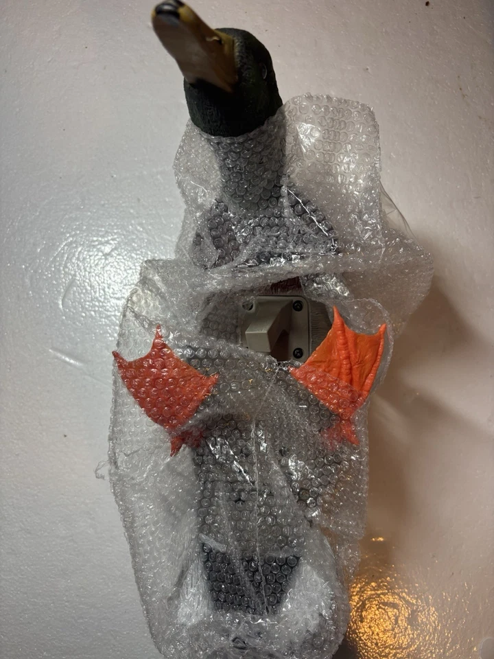 MOJO Outdoors Mallard Drake Spinning-Wing Decoy w/ Plug-in Remote #HW2533 - Image 3 of 4