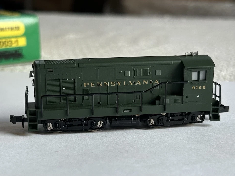 N Minitrix 2003-1 FM PRR Diesel H-12-44 Loco #9160 - (EXCELLENT) - Image 4 of 4