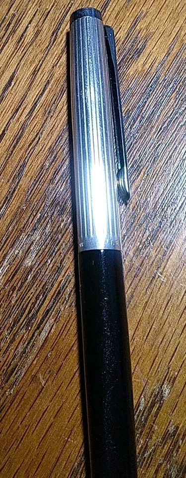 LEVENGER ORO 18K FINO NUEVO EN CAJA PLUMA ESTILOGRÁFICA VINTAGE TAPA Y ADORNOS DE PLATA ESTERLINA 1980 Foto 3 de 4