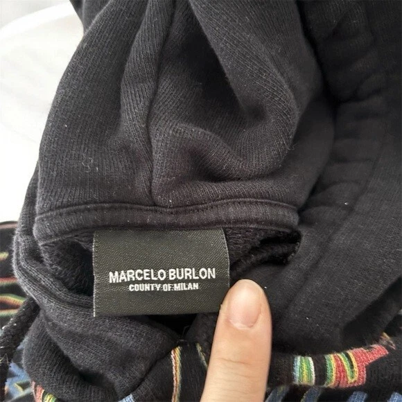 Felpa nera con cappuccio Marcelo Burlon Contea di Milano