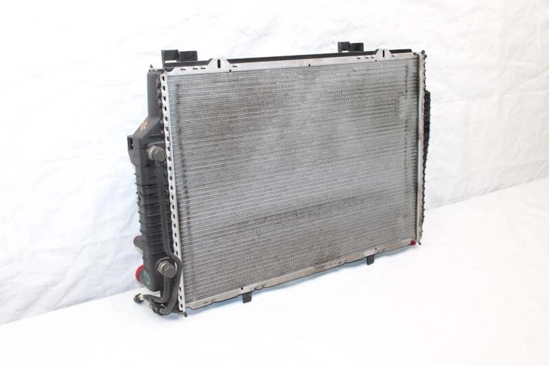 Mercedes SLK32 R170 2003 Roadster #285 radiador de aire acondicionado Foto 2 de 4