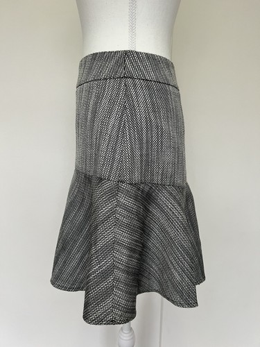 Review skirt 6 grey short in Excellent condition item5 - Picture 6 of 14