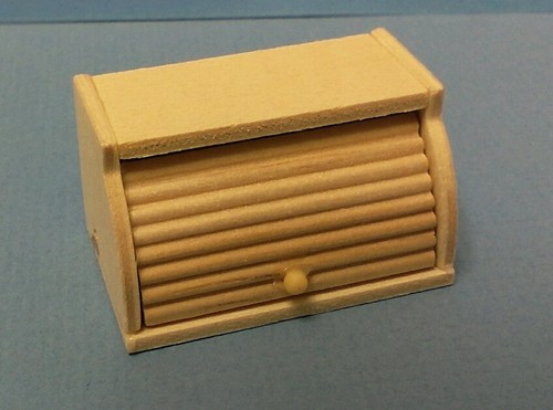 Caja de pan de madera en miniatura para casa de muñecas con pan maravilloso escala 1:12 - Imagen 2 de 3