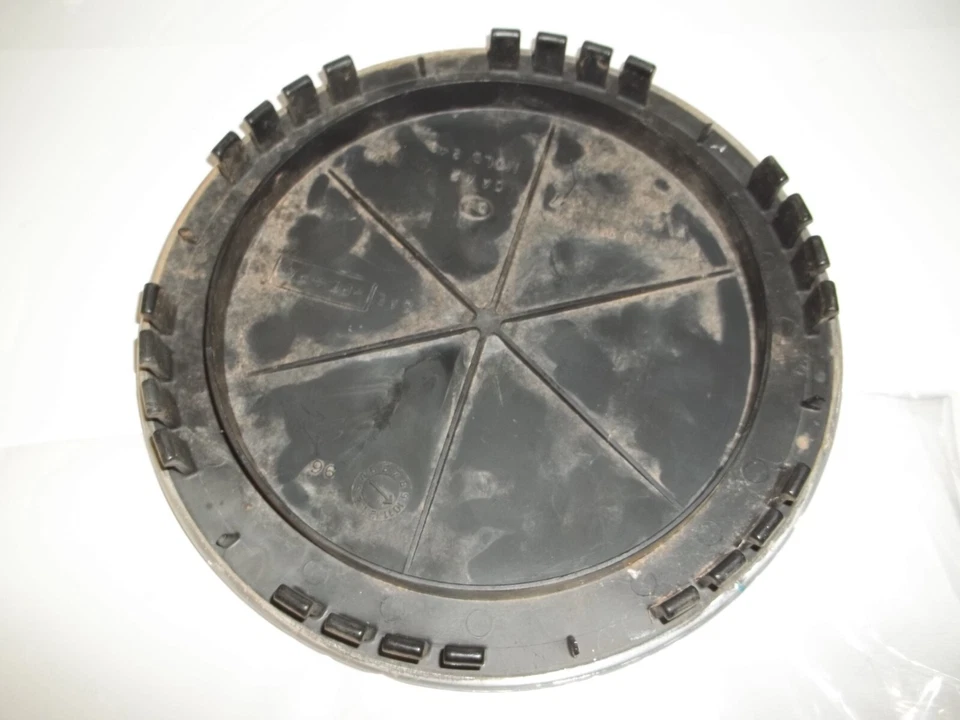 Tapa central de rueda Chevrolet GMC C1500 K1500 Suburban Yukon P/N 15650047 **LEER** Foto 4 de 4