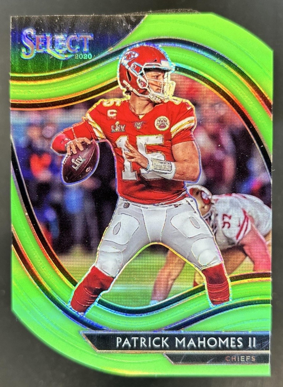 2020 Panini Select Patrick Mahomes II Neon Green Prizm Die Cut Field Level #302