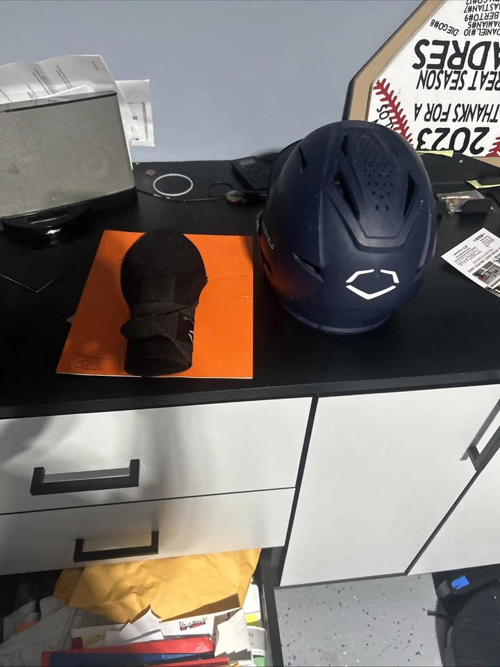 Casco Evoshield Negro Guante Deslizante Medio y Azul Evoshield Foto 2 de 4