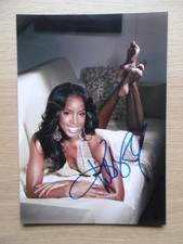 Kelly Rowland "Destiny's Child" autograph signed 15x20 cm picture
