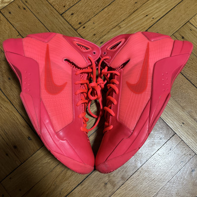 Size 8 - Nike Hyperdunk 08 Triple Solar Red