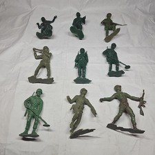Vintage Lot of plastic soldiers army figures toys lot of 9 Unmarked