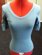 Ladies ACTIVE BASIC Small S Short Sleeve Gray Blue V Neck T Shirt Top Shirt