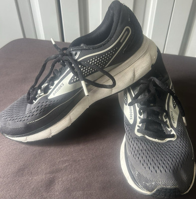 Brooks Trace Men s Running Sneakers Lace Up Low Top Black/White D 120375