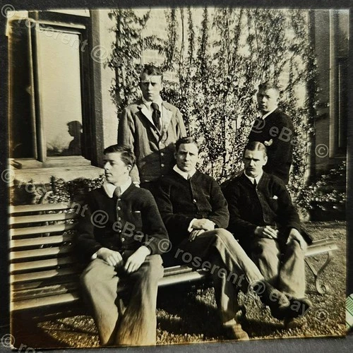 WW1 Minley Military Hospital - Wounded sitting wearing Cardigans  photo 8 by 8cm