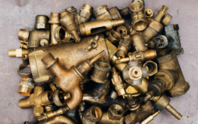 LOT OF BRASS SCRAP ~FITTINGS VARIOUS SIZES &TYPES 5LBS. AS IS