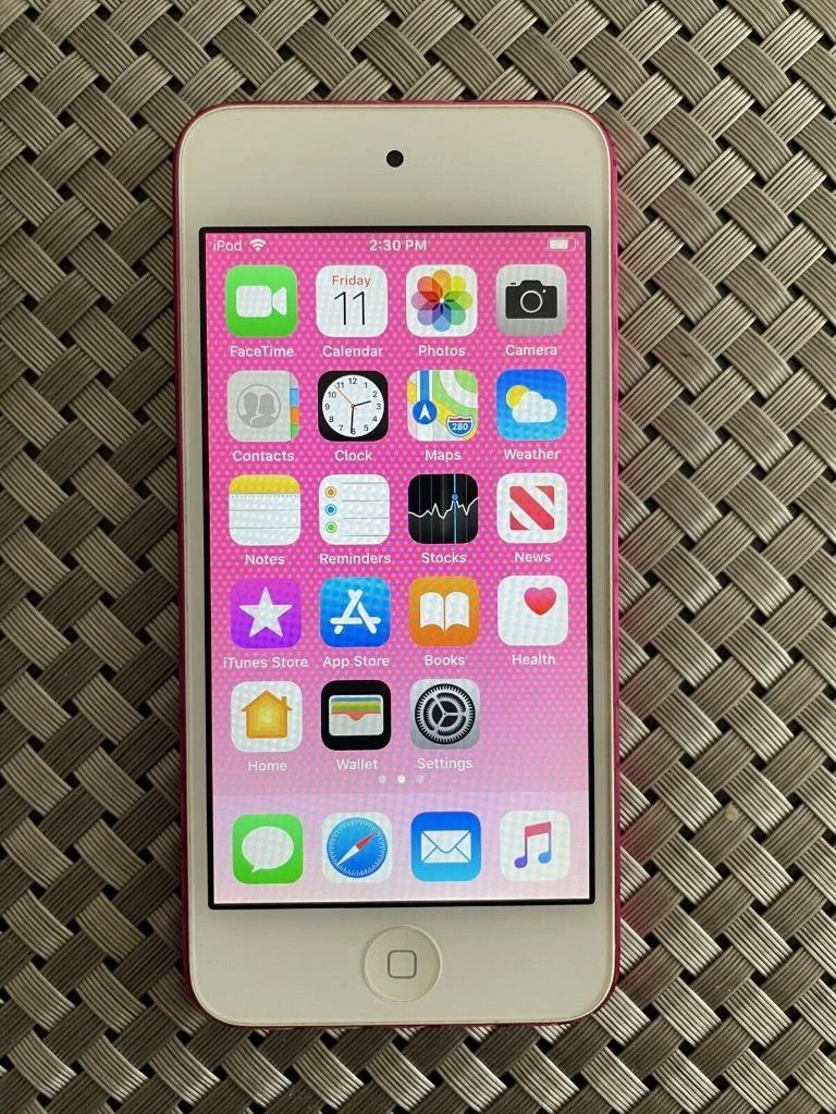 Apple iPod touch 6th Generation Pink (16 GB) 2015 MKGX2LL/A