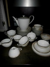 Hutschenreuther Favorit Art Deco Kaffee / Teeservice  11-12 Personen Goldranke 