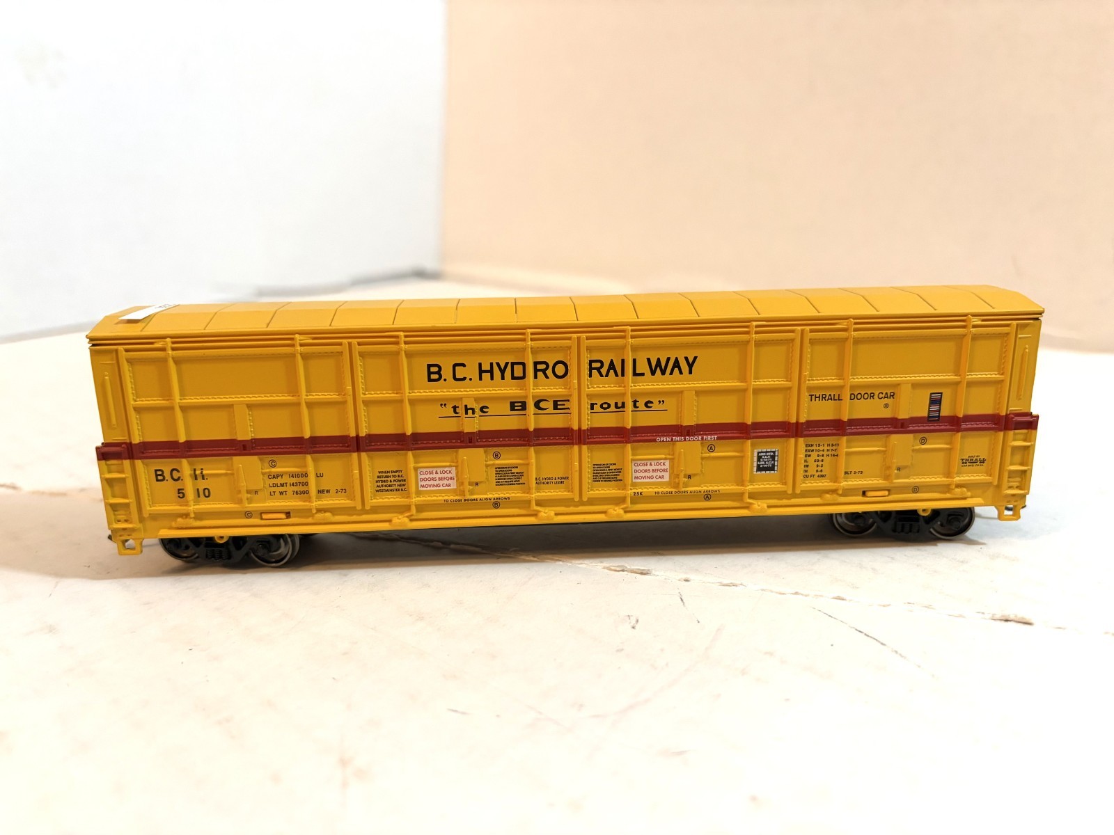 Proto B.C. Hydro Railway BCH 510 Thrall Door 50' Box Car HO Scale DG1226