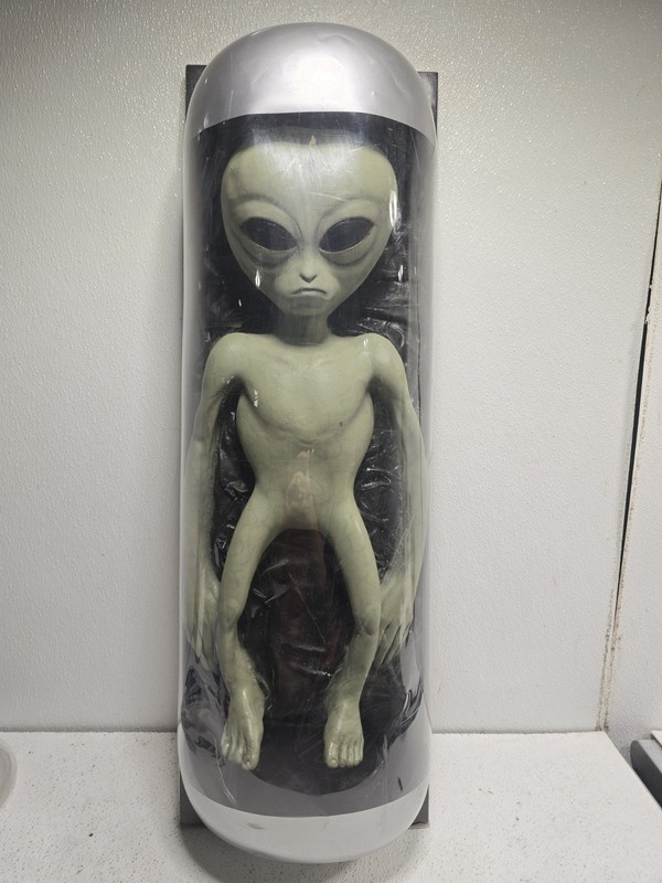 RARE Vintage X-Files Alien Test Tube Doll 