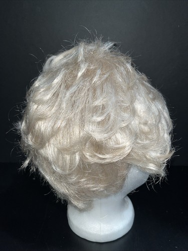 Vtg Paula Young Wig A3017A Size Average 101 Blonde Gray Straight Short Hair Wig - Picture 4 of 9
