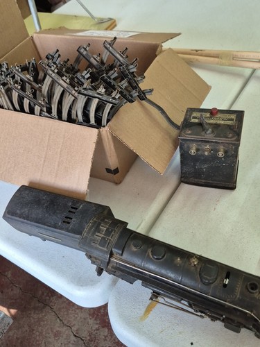 1940"s Lionel Train & Tender With Tracks