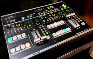 Edirol Roland V-440 HD SD HDTV RGB Multi-Format Video Mixer & Switcher V440HD
