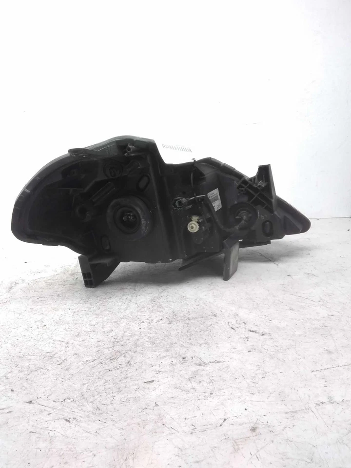 Used Left Headlight Assembly fits: 2010 Nissan Versa Left Grade C Foto 3 de 4