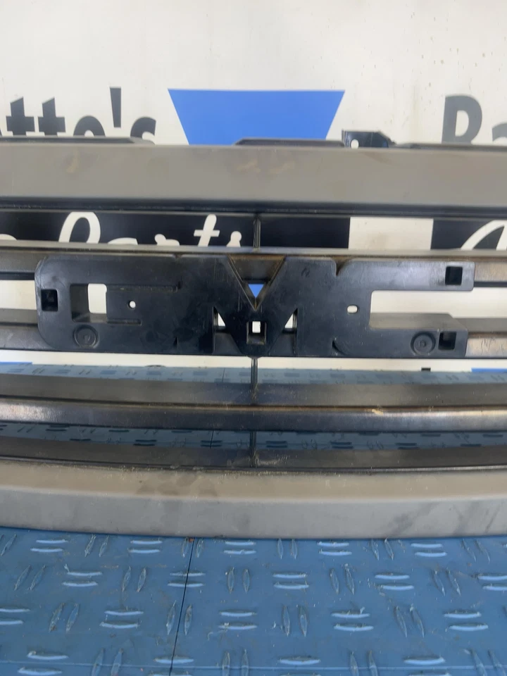 00-06 GMC YUKON parrilla exc. Denali Oe# 19130787 Foto 4 de 4