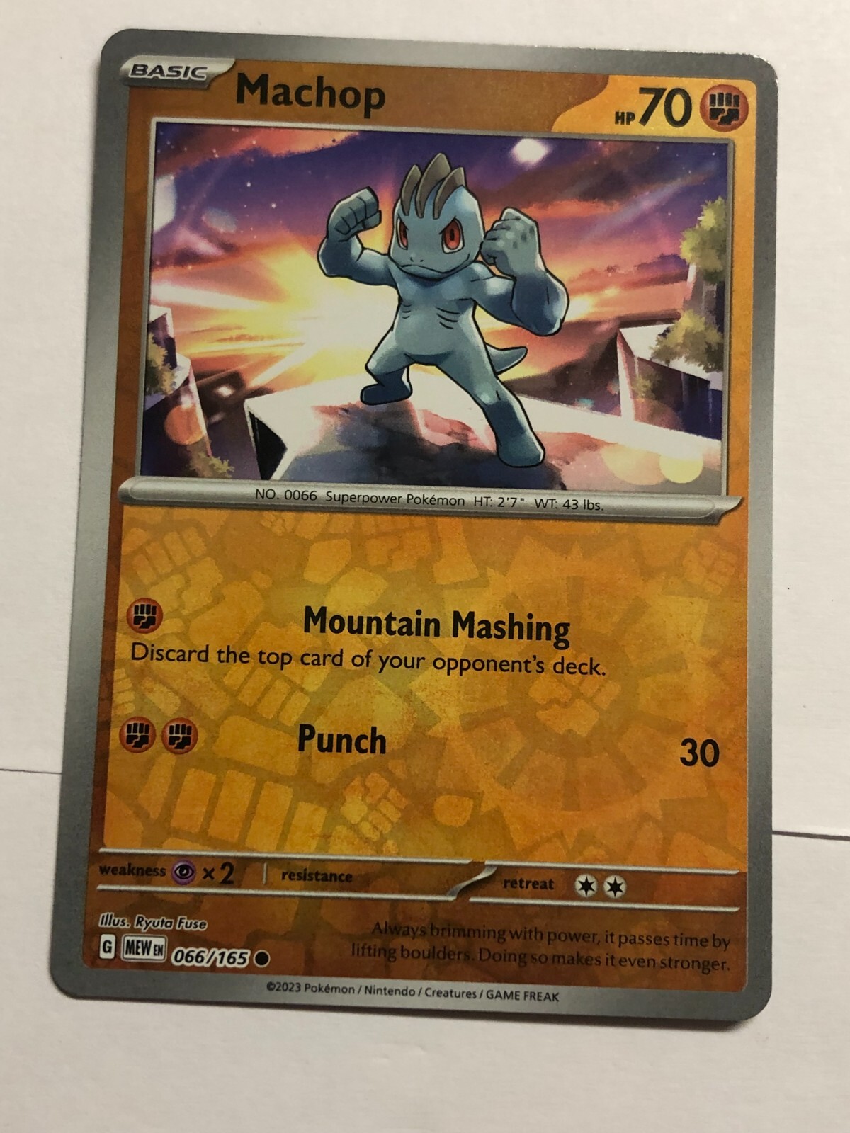 Pokemon Card 151 Reverse Holographic Machop 066/165 Near Mint