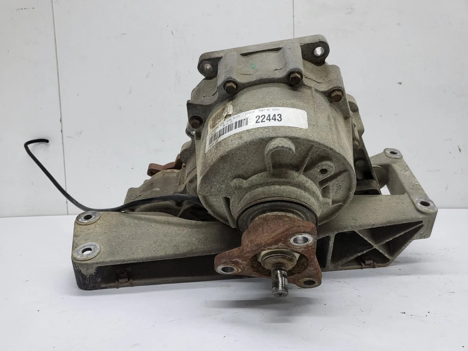 BMW 3er E46 325XI  Allradgetriebe Verteilergetriebe Getriebe NV124  7502806  (43 - Bild 1 von 4