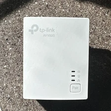 TP-Link AV1000 Gigabit Powerline Starter Kit (TL-PA7017)