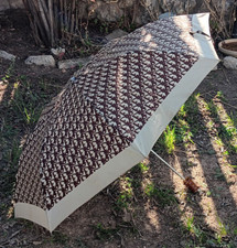 VINTAGE 1979 CHRISTIAN DIOR MONOGRAM BROWN TROTTER FOLDING UMBRELLA GOOD COND