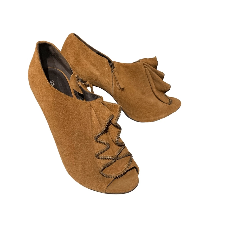 Elizabeth and James Gamuza Tostado Puntera Abierta Volantes Frontal Cremallera Ribete Punta abierta, 9B Foto 2 de 4