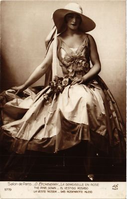 CPA AK Salon de Paris. D. ETCHEVERRY La demoiselle en rose (706841)